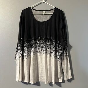 Est 1946 26/28W Black & White Long Sleeve Pullover Top